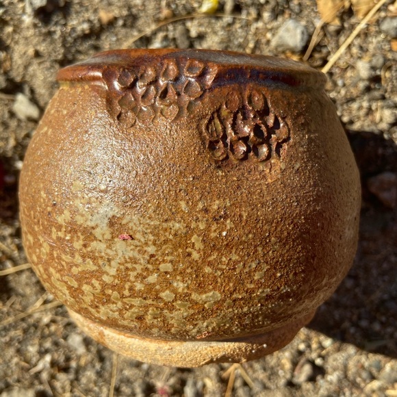 Hand thrown studio pottery ceramic clay pot - Picture 2 of 4